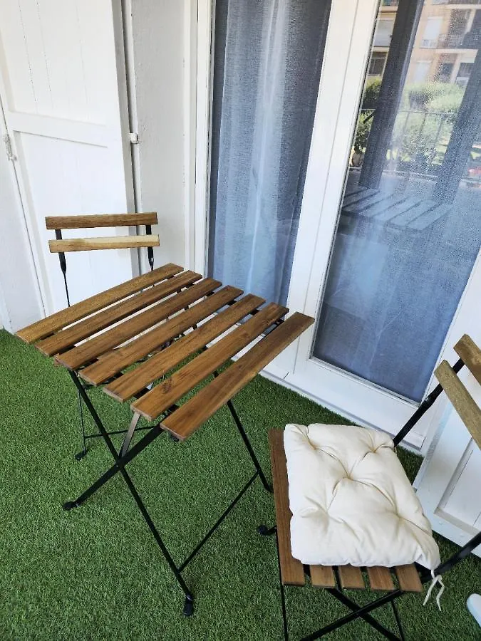 דירה אמפוריבראבה Apartamento El Olivo